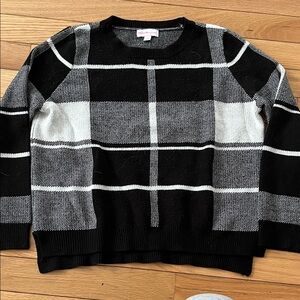 Design History Black and White Plaid Sweater